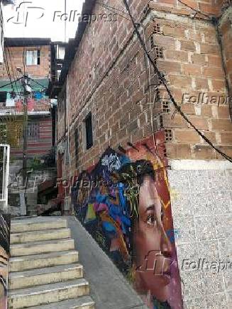 Muro grafitado na Comuna 13 em Medelln na Colmbia