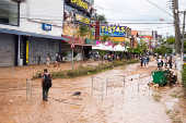 Chuva deixa centro de Franco da Rocha (SP) com muita lama