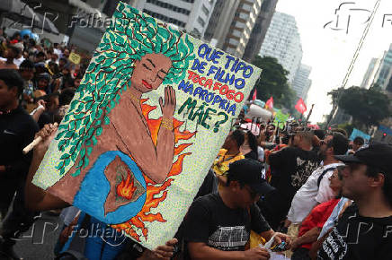 Ato contra as queimadas na Av Paulista em SP