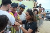 O surfista itlo ferreira ,vence estreia de campeonato em natal .