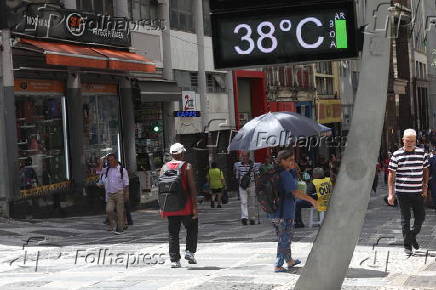 Calor em So Paulo com com termmetros marcando 38 graus