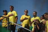 Jair Bolsonaro durante ato na praia de Copacabana