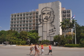 Turistas na Plaza de la Revolucin,