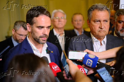 EDUARDO LEITE RECEBE MINISTRO DA CASA CIVIL, RUI COSTA, ACOMPANHADO DE COMITIVA DO GOVERNO FEDERAL, NO PALACIO PIRATINI