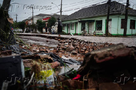 Destruio causada pelas chuvas em Sinimbu (RS)