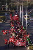 Militantes do MST fazem a Marcha Nacional Lula Livre (DF)