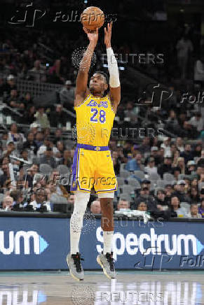 NBA: Los Angeles Lakers at San Antonio Spurs