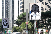 Exposio 'Trabalho e Luta' na avenida paulista, em So Paulo (SP)