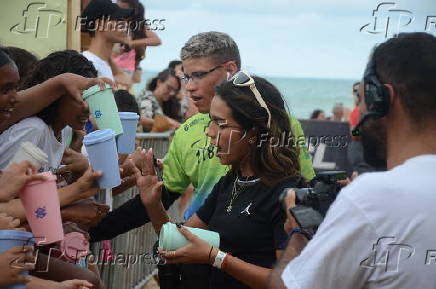 O surfista itlo ferreira ,vence estreia de campeonato em natal .