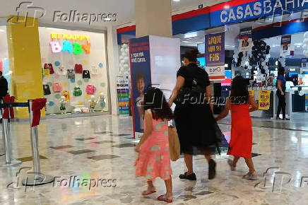 Compras de Natal em Shopping Center de SP