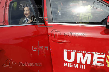 Margarita Robles visita las unidades ubicadas en la Base Militar 