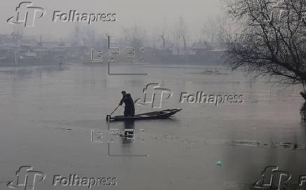 Severe cold conditions persist in Kashmir