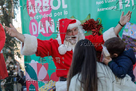 El chef Jos Andrs hace de Papa Nel en Paiporta