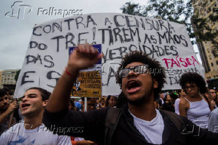 Estudantes protestam no Rio de Janeiro contra operaes em universidades do pas