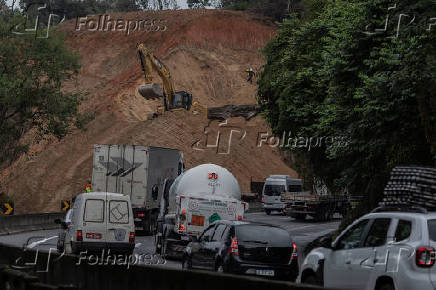 Congestionamento na serra das Araras, sentido So Paulo, causado por bloqueio 