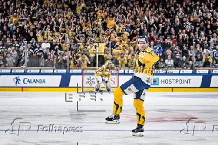 Spengler Cup 2024 - Straubing Tigers vs HC Davos