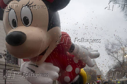 Desfile anual do dia de ao de graas da macy's acontece na cidade de nova york