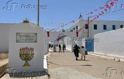 FILE PHOTO: Jewish worshippers arrive at the Ghriba synagogue, during an annual pilgrimage in Djerba