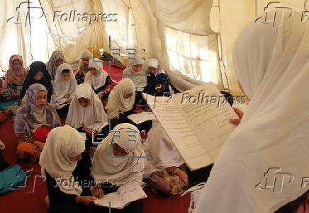 Afghan girls attend primary schools after summary holidays in Kandahar