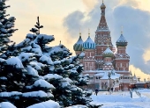 Iluminao de Natal entre as lmpadas de rua, em Moscou, na Rssia