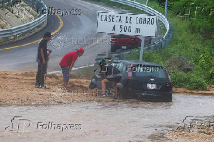 People reported dead as storm John dissipates over Mexico