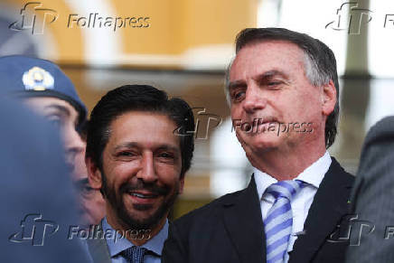Prefeito de SP, Ricardo Nunes, e o ex-presidente Bolsonaro em evento no batalho 