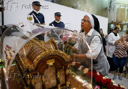 Relquias de Santa Terezinha deixam Osasco