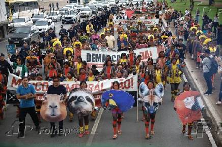 Indgenas de vrias etnias protestam contra o Marco Temporal