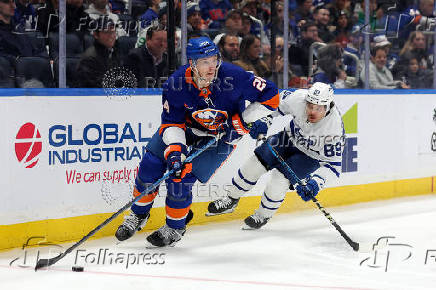 NHL: Toronto Maple Leafs at New York Islanders