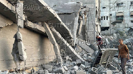 Aftermath of Israeli strike on a house in Gaza's Jabalia