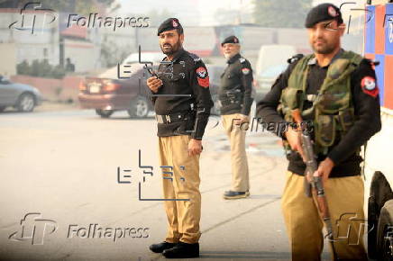 Security checkpoint on the eve of Christmas in Peshawar