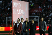 Homenaje de despedida a Jess Navas en el Snchez Pizjun de Sevilla