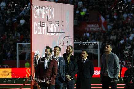 Homenaje de despedida a Jess Navas en el Snchez Pizjun de Sevilla