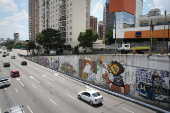 Muro com grafites na 23 de Maio