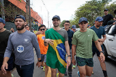 O candidato Pablo Maral durante caminhada por So Paulo no ltimo dia de campanha