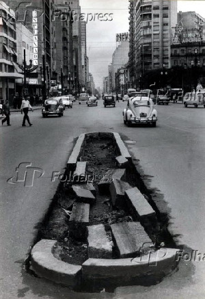 Vista da avenida So Joo no centro de