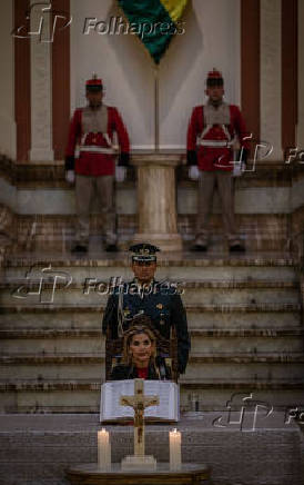 A presidente autoproclamada da Bolvia, Jeanine Aez, em coletiva no Palcio Quemado