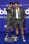 El negro y los diseos clsicos intervenidos dominaron la alfombra de los Latin Billboards