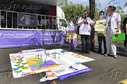 Un recorrido por Colombia en autobs para ayudar a encontrar a personas desaparecidas