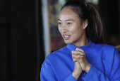 La tenista china Zheng Qinwen en un encuentro con la prensa
