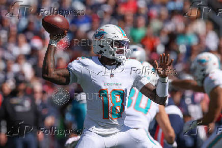 NFL: Miami Dolphins at New England Patriots