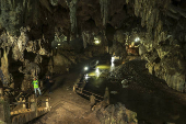 Riacho na entrada da Caverna do Diabo - Parque Estadual de Jacupiranga.