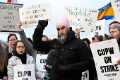 Jagmeet Singh joins striking Canada Post workers on the picket line in Surrey