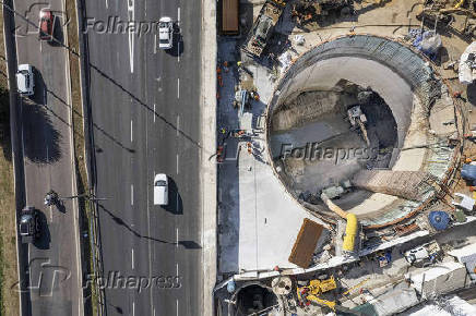 Obras da linha 6-laranja do metr na marginal Tiet perto da ponte Freguesia do 