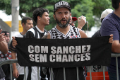 Torcida GAvies da Fiel em apoio ao presidente do Corinthians