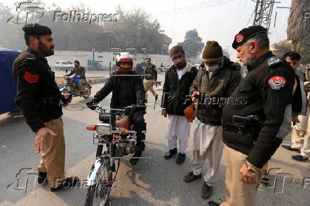 Security checkpoint on the eve of Christmas in Peshawar