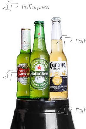 Cervejas pilsen - Garrafas Stella Artois, Haineken e Corona