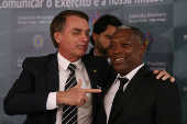 Jair Bolsonaro ao lado do colega de Exrcito Celso Luiz