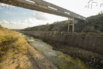 Rachaduras em trecho da transposio do rio So Francisco