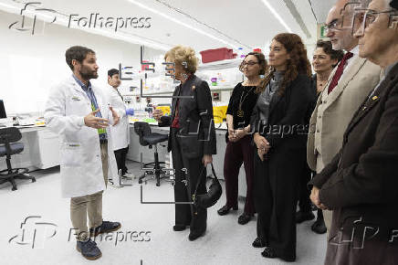 La reina Sofa visita un centro de investigacin de la Fundacin Pasqual Maragall